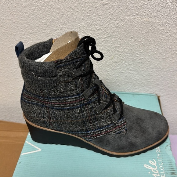 LifeStride Zone Lace Up Wedge Bootie - Picture 5 of 6